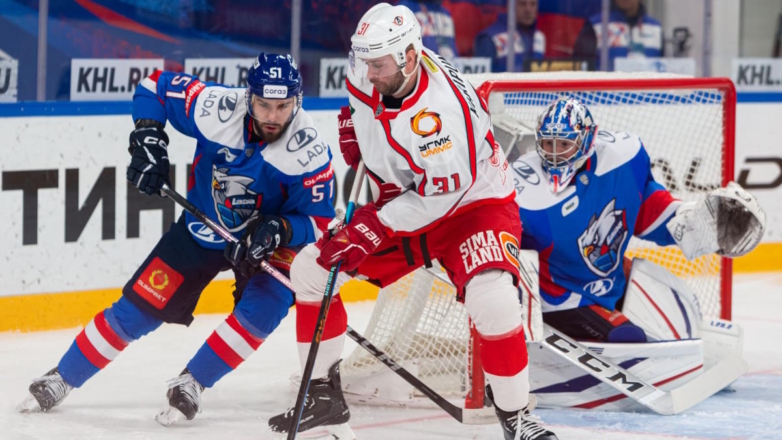 "Лада" потерпела четвертое поражение подряд в матче КХЛ, уступив "Автомобилисту"