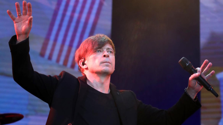 Лева "Би-2" улетел из Таиланда в Израиль