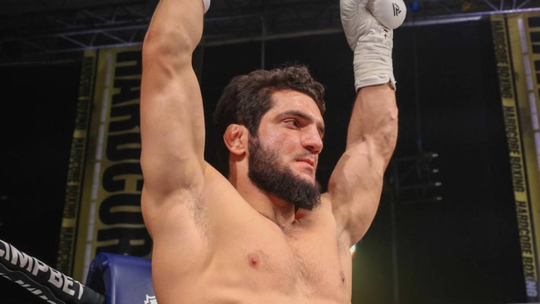 Боец поп-ММА сорвался с 10-го этажа, пытаясь спасти кошку