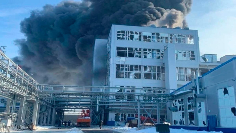 При пожаре на заводе в Ростовской области пострадали 2 человека