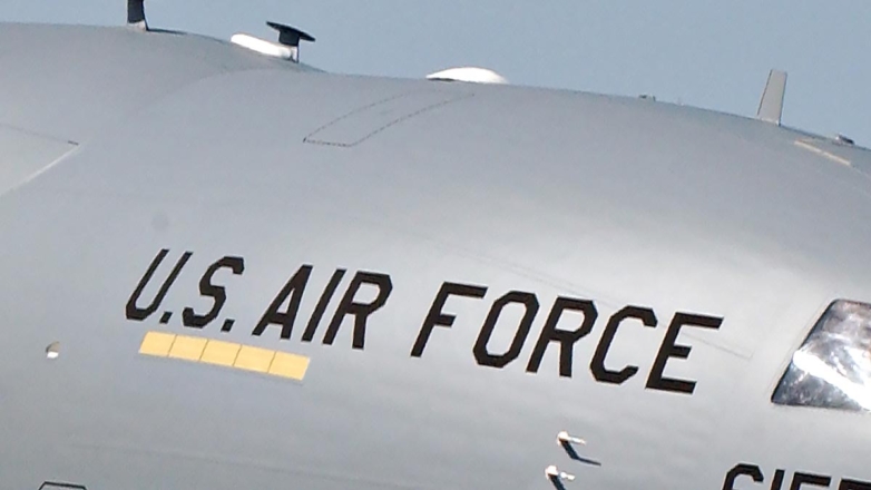 СМИ: самолет ВМС США заметили возле Крыма во время ракетных атак ВСУ