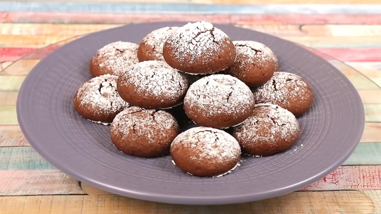 30 минут на кухне: шоколадное печенье на воде – хрустящее снаружи и мягкое внутри