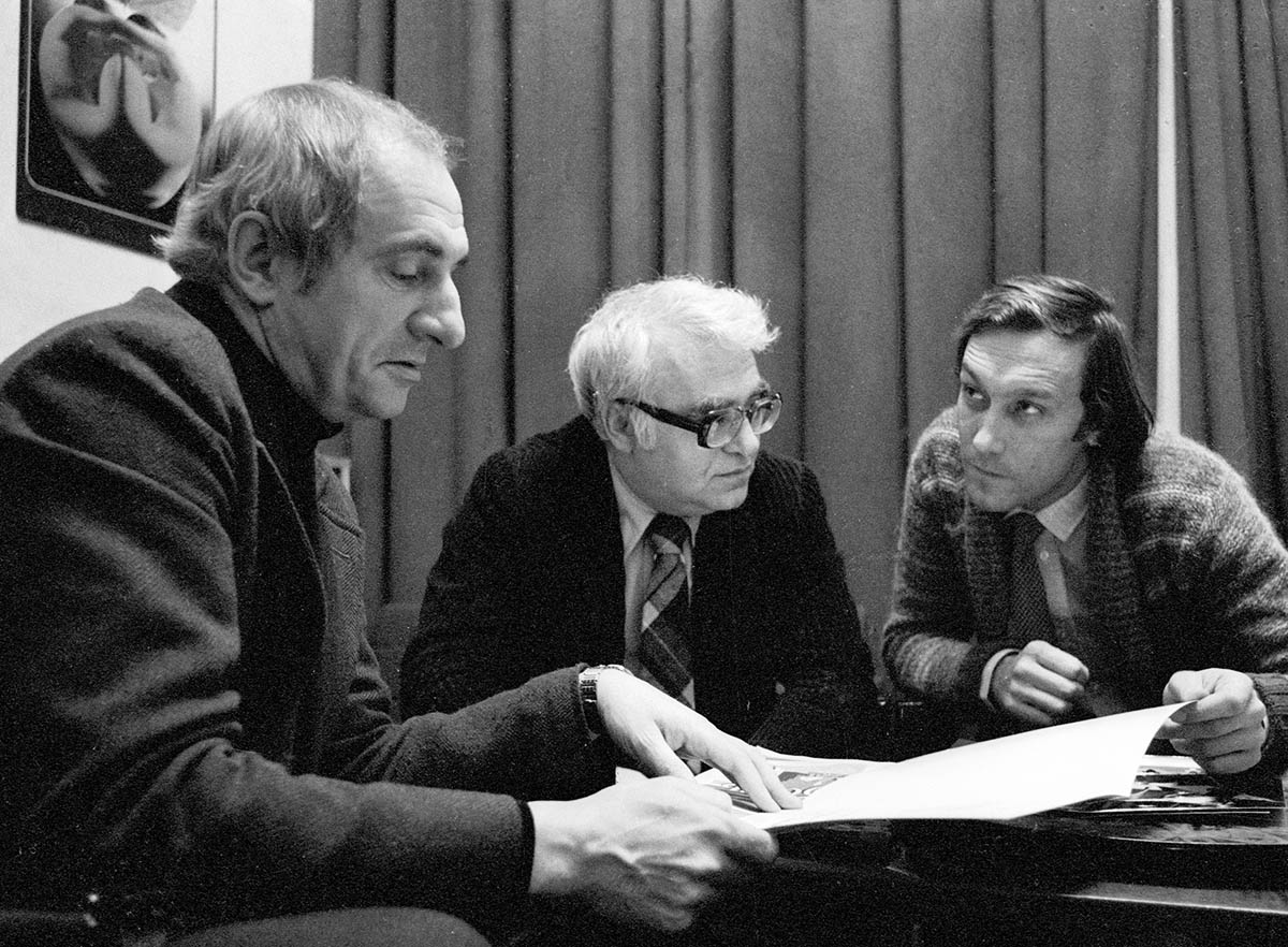 Режиссер Марк Захаров, драматург Михаил Шатров и Олег Янковский