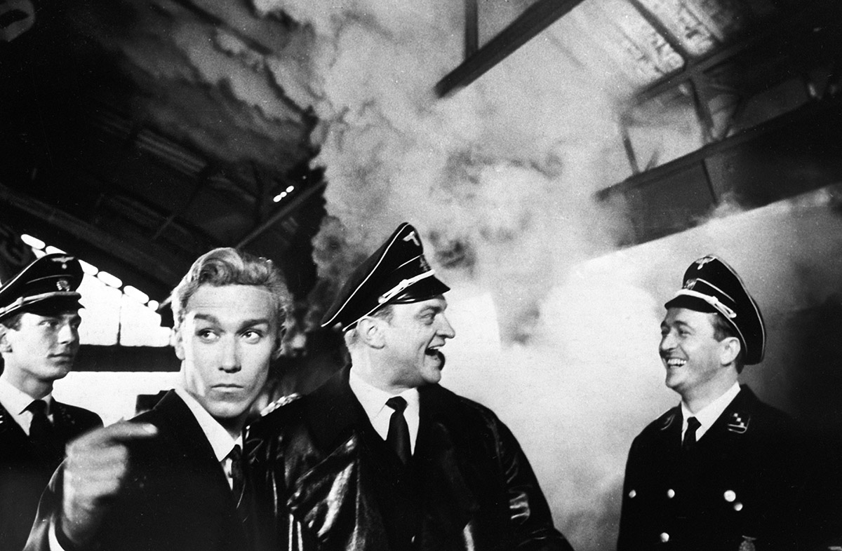 Кадр из фильма «Щит и меч»