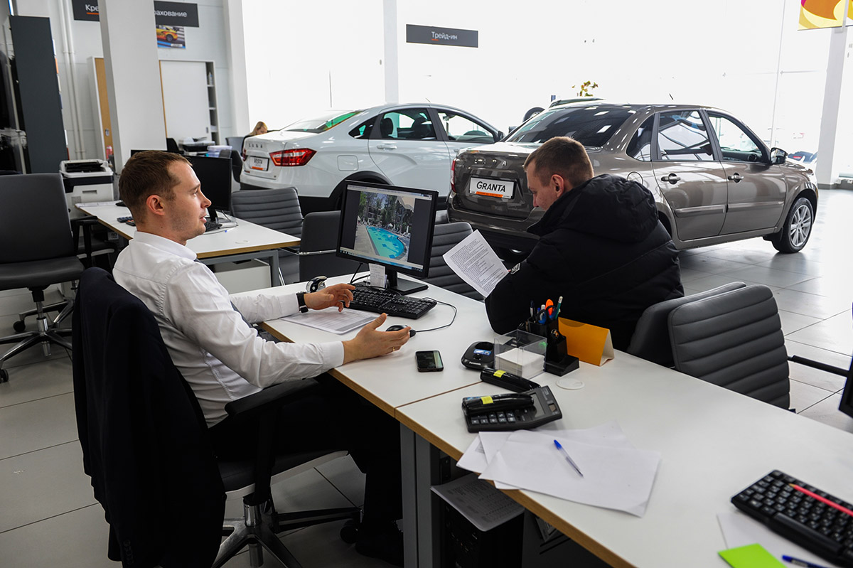 Оформление кредита на машину в автосалоне