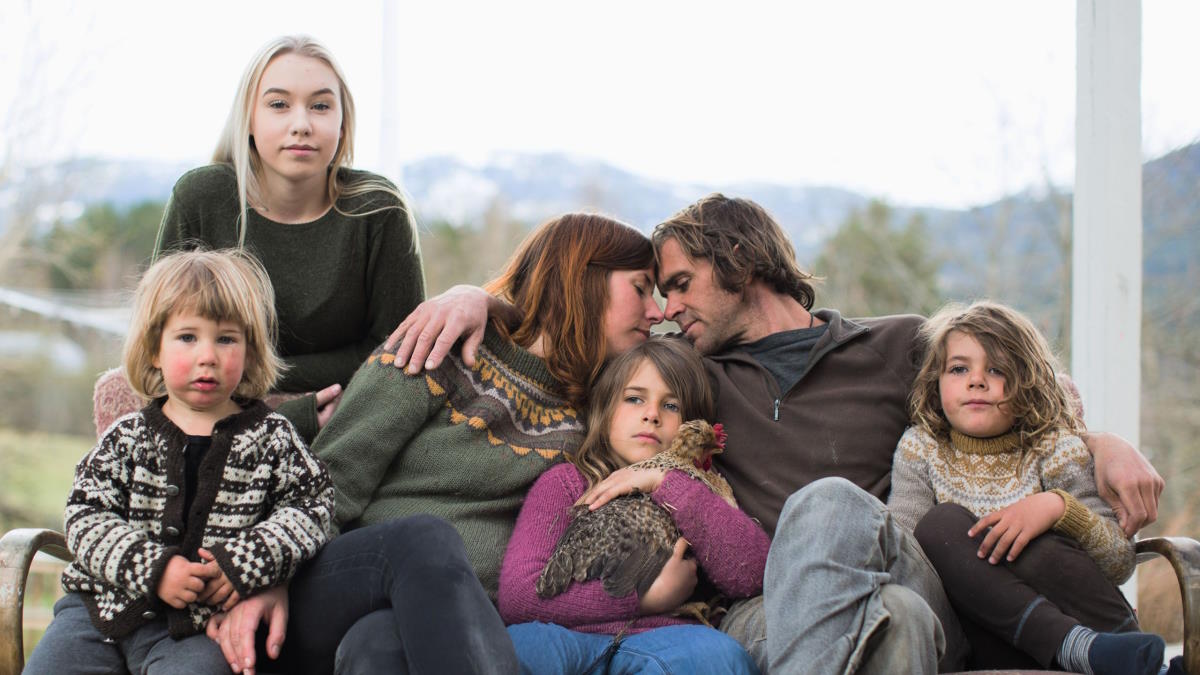 Кадр из фильма "Новые дикари"