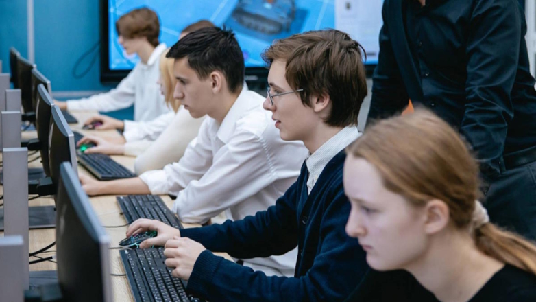 Новый школьный предмет по основам защиты Родины затронет вопросы противодействия киберугрозам