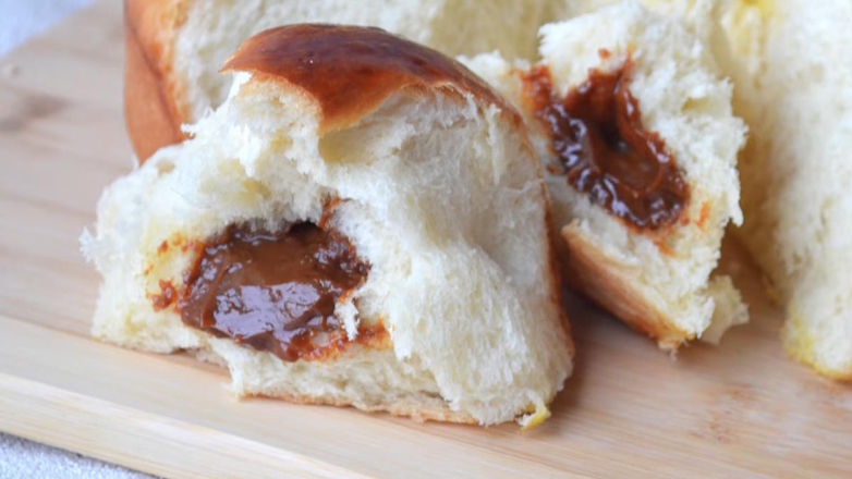 30 минут на кухне: заливной пирог со сгущенкой – рецепт, при котором начинка не смешается с тестом