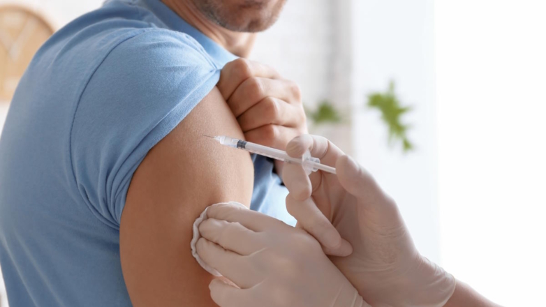 Как часто и от чего нужно делать прививки взрослым