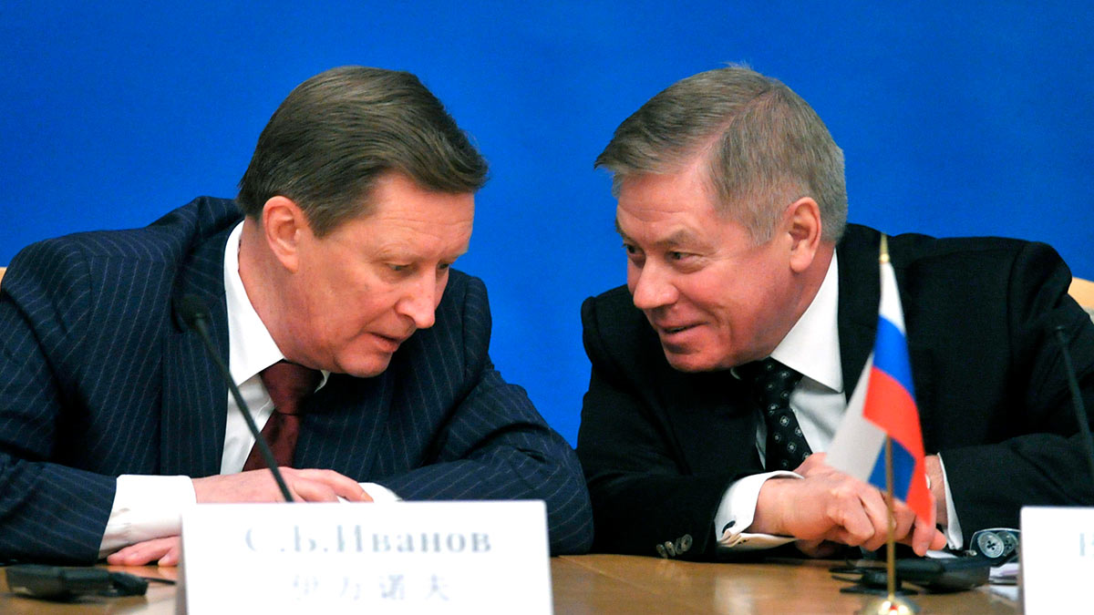 Руководитель администрации президента РФ Сергей Иванов и председатель Верховного суда РФ Вячеслав Лебедев