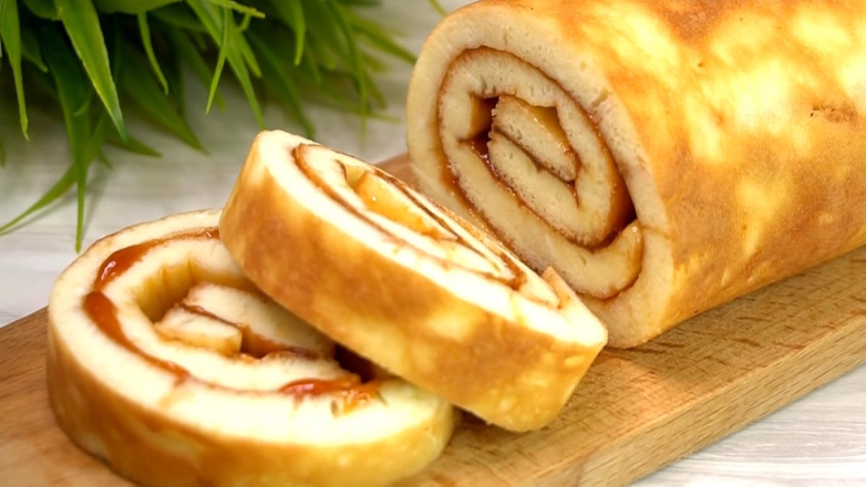 30 минут на кухне: рулет с повидлом на сковороде – хорошо держит форму и прост в приготовлении