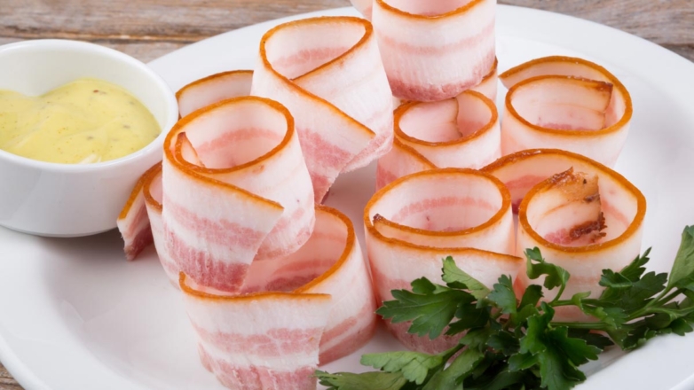 Диетолог рассказала о пользе сала