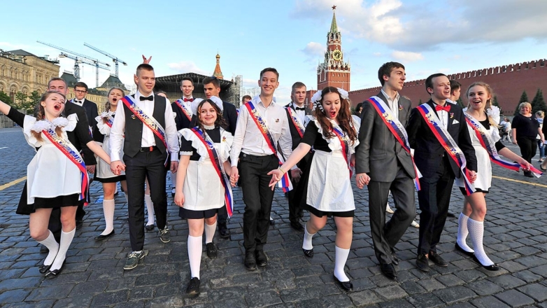 Глава Минпросвещения озвучил даты последних звонков и выпускных в школах в 2024 году