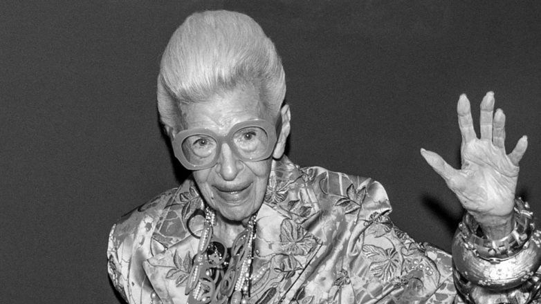 Дизайнер интерьеров Айрис Апфель умерла на 103-м году жизни
