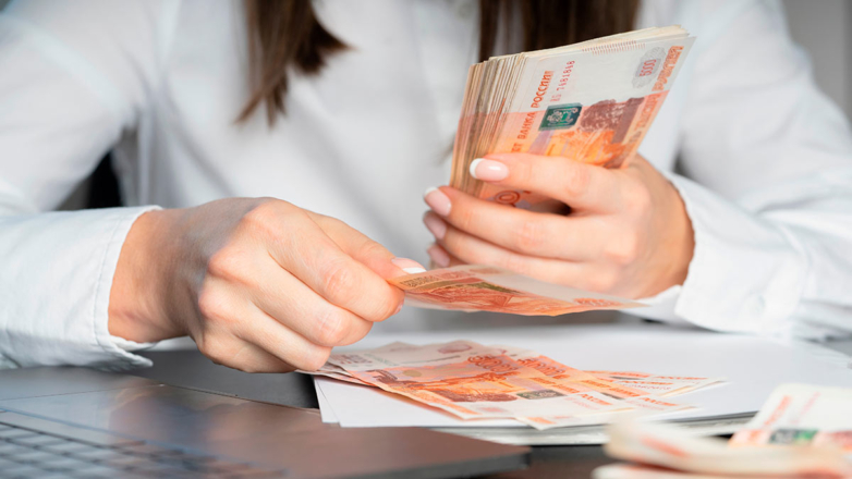 "Известия": в России резко выросла сумма запрашиваемых микрозаймов