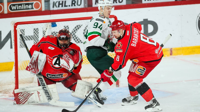 ХК "Автомобилист" одержал победу на выезде