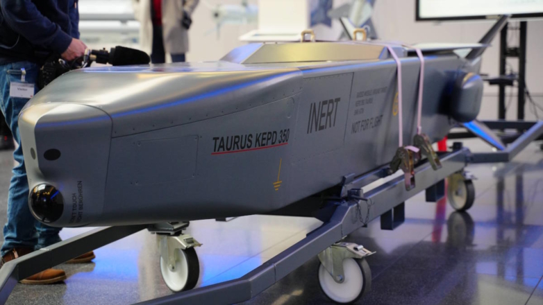 "Можно скорее сломать себе ноги": Шольц высказался о рисках поставок ракет Taurus Киеву