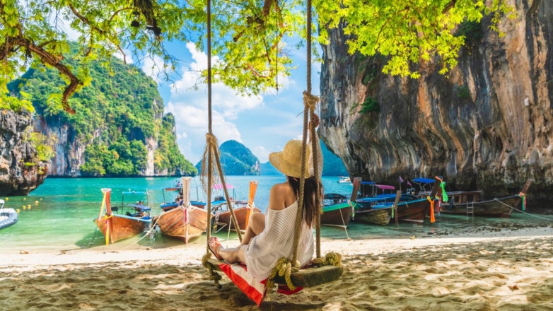 Россиянам рассказали о "кусачих" ценах на заграничные поездки в майские праздники