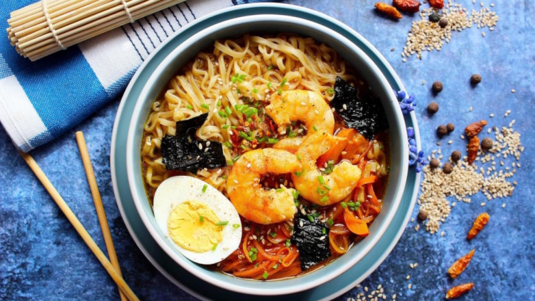 30 минут на кухне: суп рамен с креветками