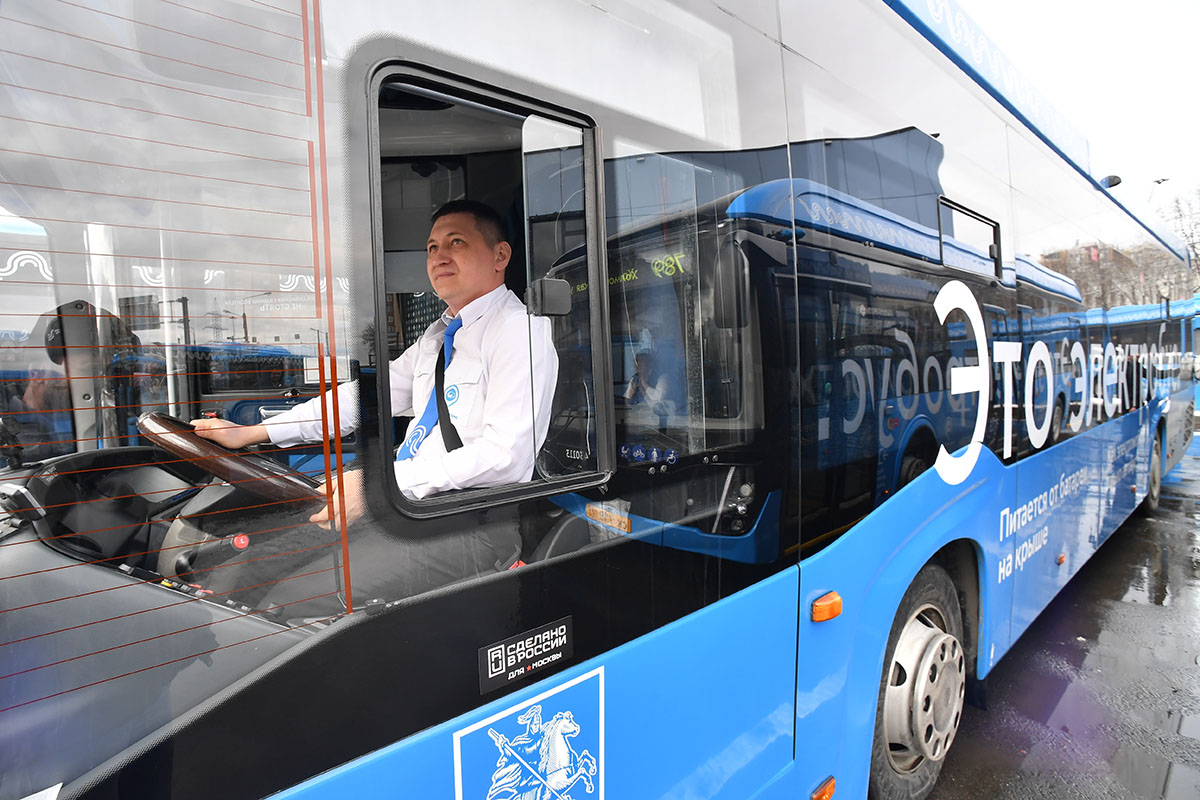 Водитель электробуса