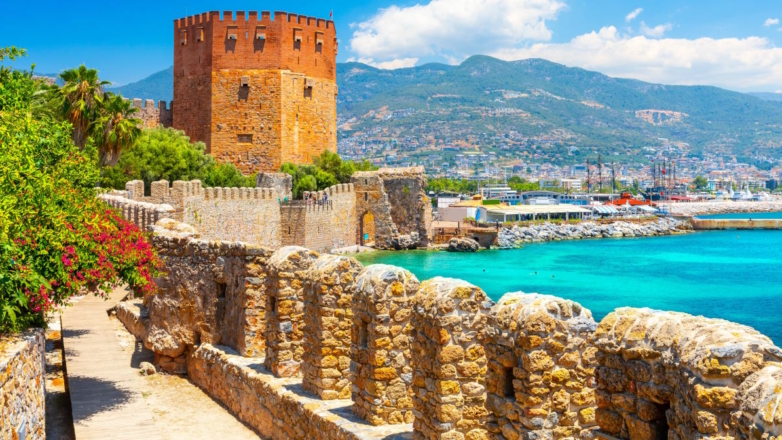 Агрегаторы рассказали о росте спроса и цен на летний отдых в Турции