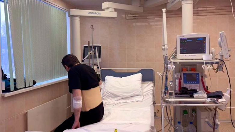 Губернатор Чибис сообщил, что начал вставать с кровати и ходить