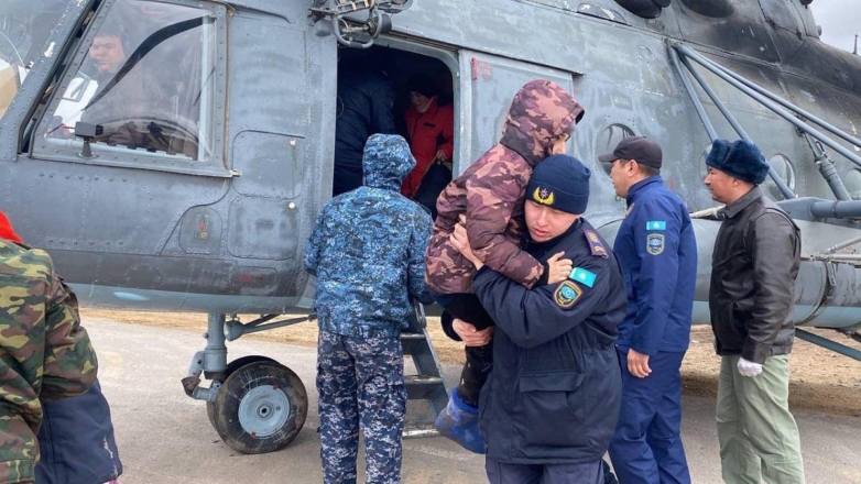 Общая беда: Россия и Казахстан координируют борьбу с наводнениями