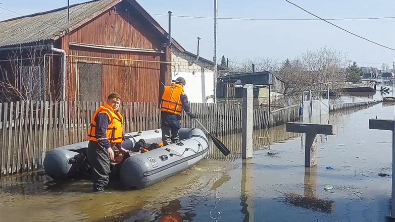 В трех населенных пунктах Тюменской области власти объявили экстренную эвакуацию из-за паводка