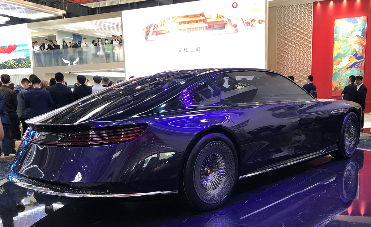 Седан Hongqi L1