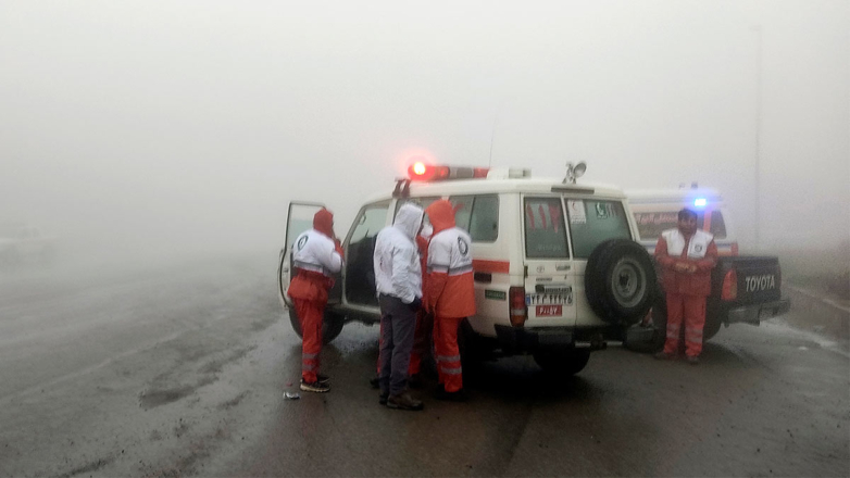 Четыре спасательные группы подошли к предполагаемому месту ЧП с вертолетом президента Ирана