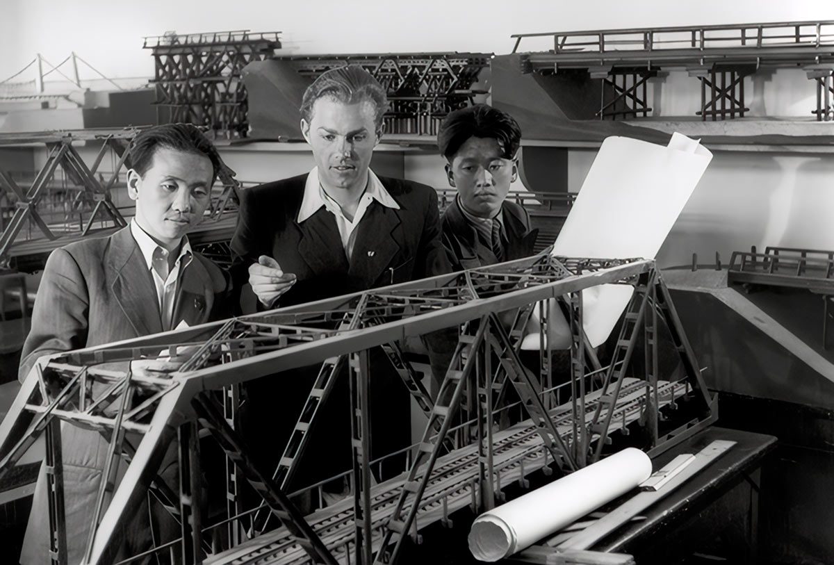 Студенты-строители из КНДР в Москве