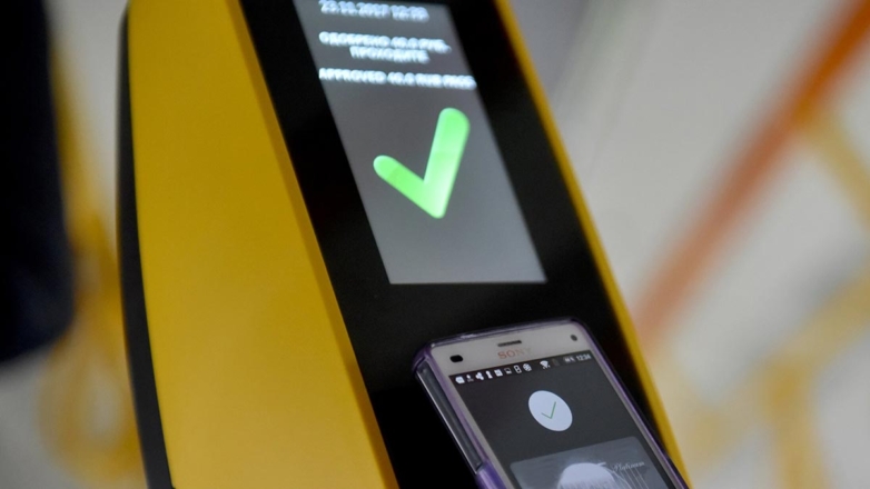 Эксперимент по использованию виртуальных социальных карт в общественном транспорте продлили