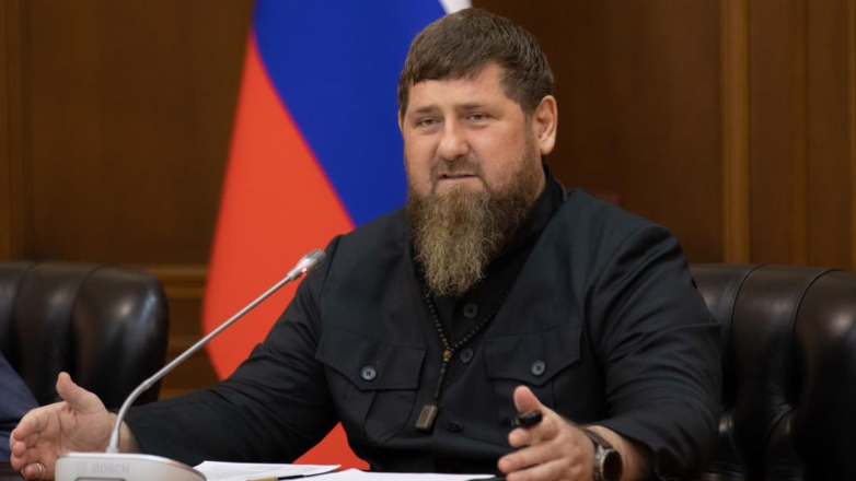Кадыров назвал подарком включение его матери в список санкций ЕС