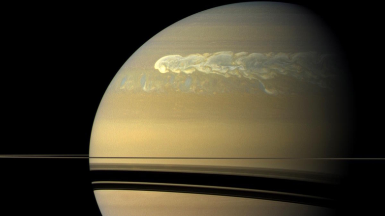Ученые заявили, что сезонное потепление может вызывать штормы на Сатурне