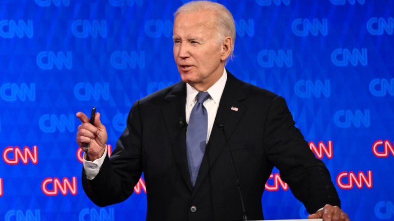 Politico: в НАТО встревожены "очевидным упадком" Байдена