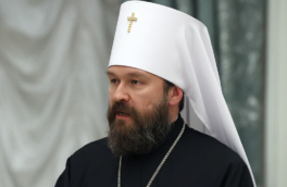 Митрополит Иларион назвал обвинения в домогательствах попыткой состричь деньги