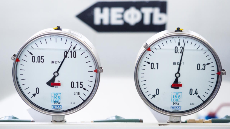 Евросоюз решил отменить разрешение для Чехии на импорт нефти из России