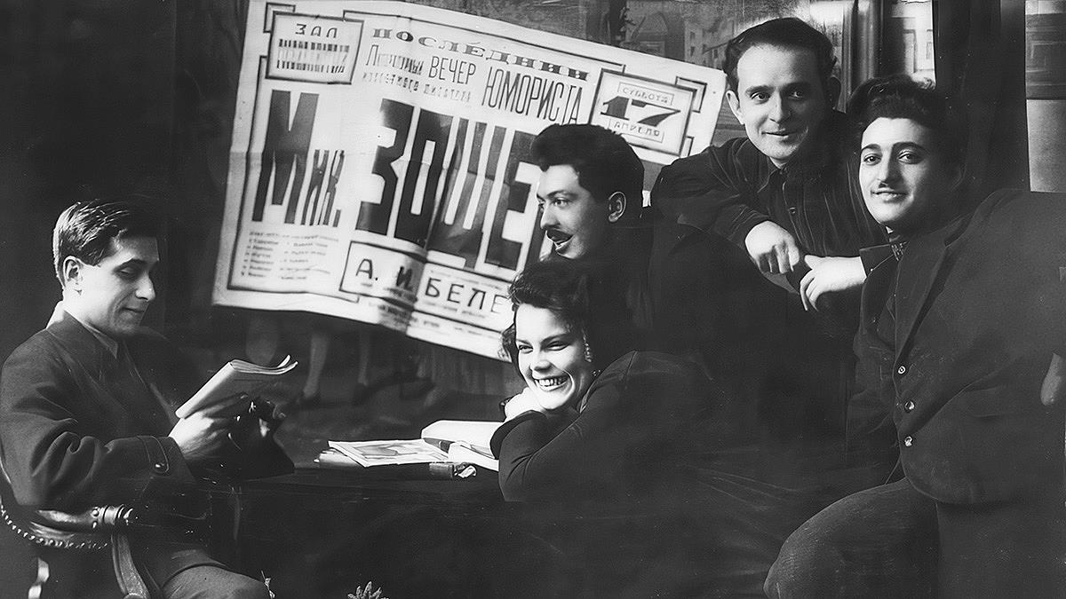 Михаил Зощенко на заседании литературной группы "Серапионовы братья"