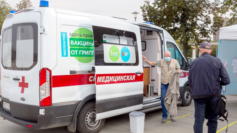 В Петербурге откроют в сентябре мобильные пункты вакцинации от гриппа