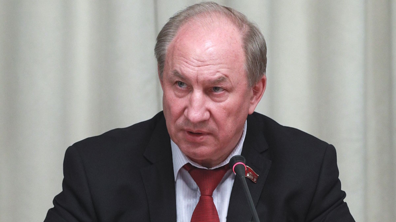 СМИ: автомобиль экс-депутата Валерия Рашкина сбил лося