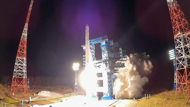 С космодрома Плесецк запустили ракету "Ангара" с военными спутниками