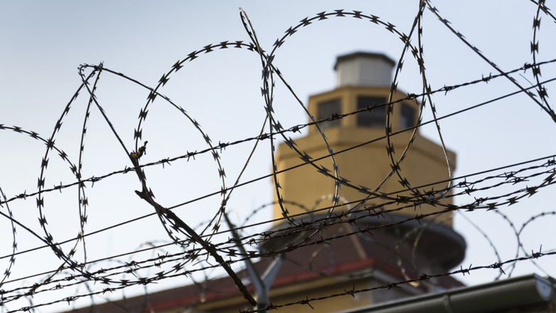 Глава Минюста назвал причины бунтов в тюрьмах