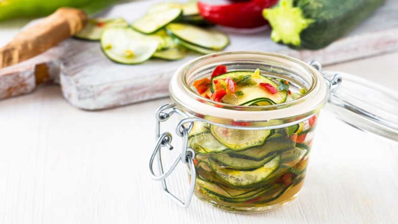 Вяленые кабачки по-итальянски: ароматная закуска, которая подойдет и для бутербродов, и для салатов