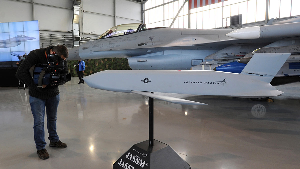 Крылатая ракета большой дальности JASSM
