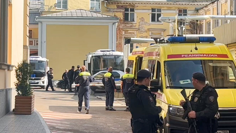 ТАСС: один человек погиб после стрельбы у офиса Wildberries