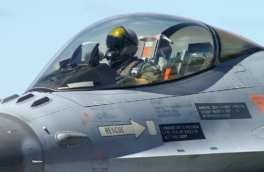 Иран сообщил об аварийной посадке истребителя США