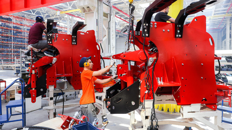 "Ведомости": в России переобучат 1,5 млн специалистов для приоритетных отраслей экономики