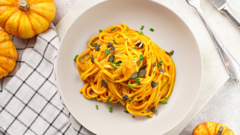 30 минут на кухне: тыквенные спагетти с ореховым соусом