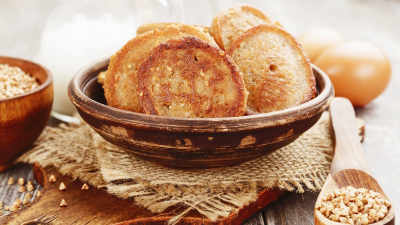 Что сделать из вчерашней гречки: оригинальные оладьи из остатков гарнира