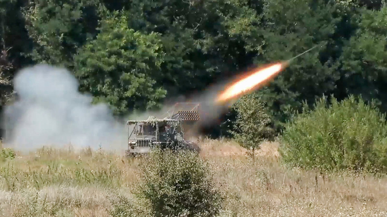 ВС РФ за сутки нанесли поражение формированиям 12 украинских бригад в Курской области